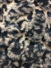 Load image into Gallery viewer, 365 GSM POLY SHERPA